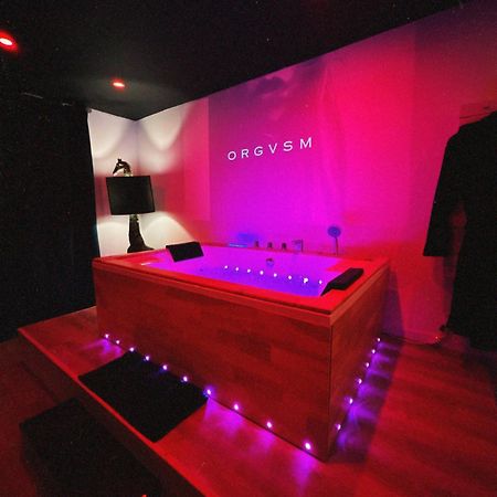 Love Room Haut De Gamme - L'Extase Avec Jacuzzi Violaines Eksteriør billede