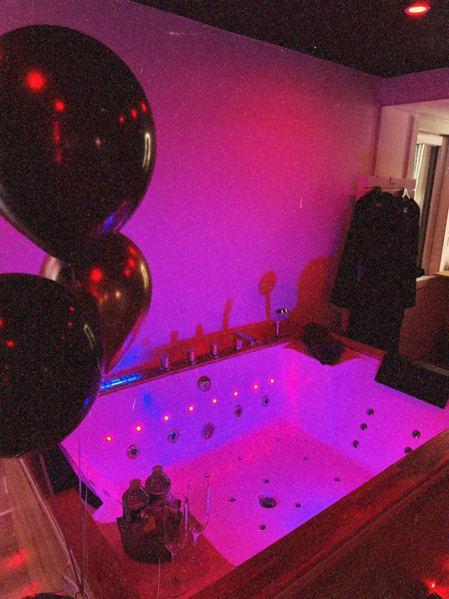 Love Room Haut De Gamme - L'Extase Avec Jacuzzi Violaines Eksteriør billede