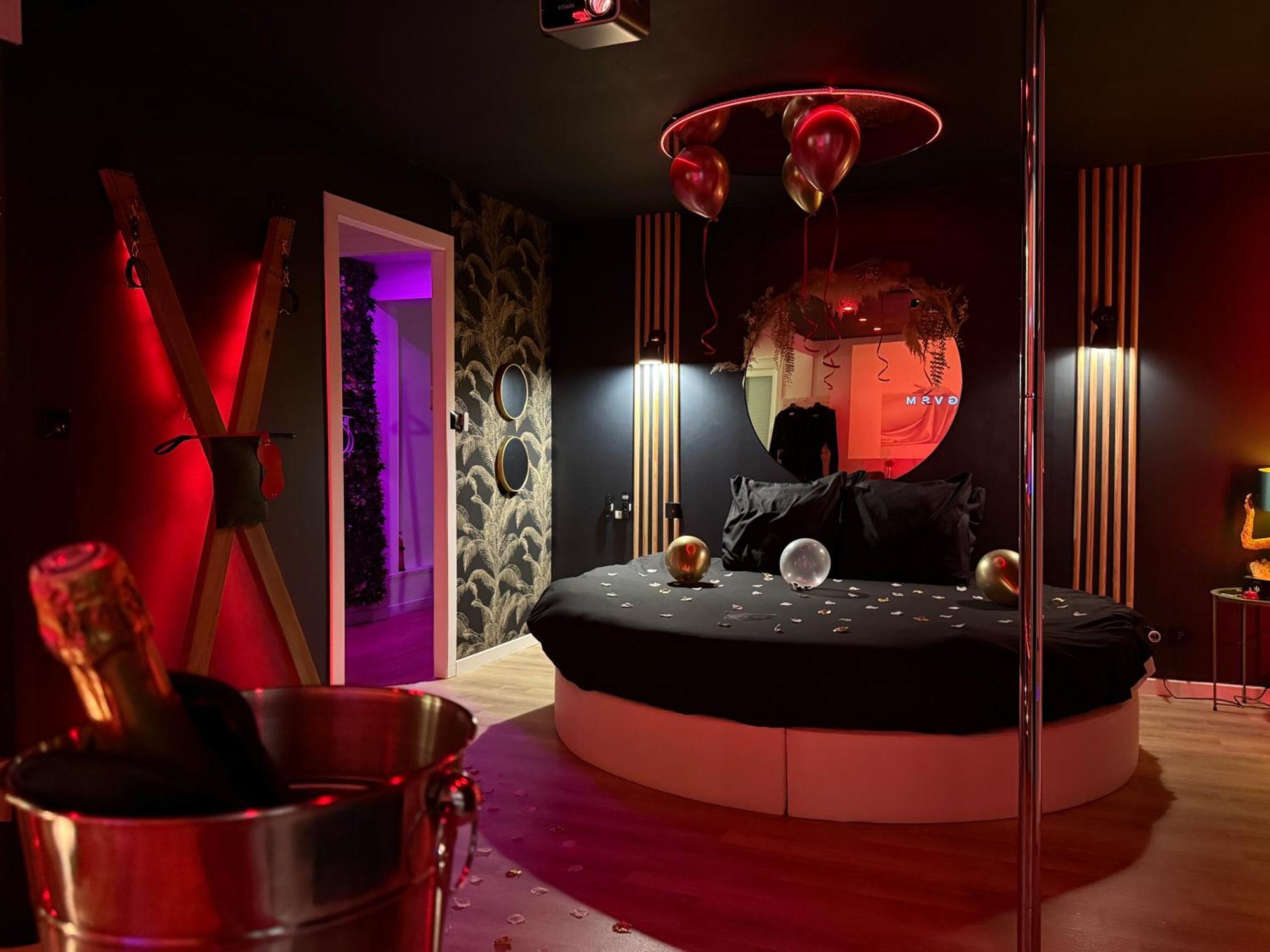 Love Room Haut De Gamme - L'Extase Avec Jacuzzi Violaines Eksteriør billede